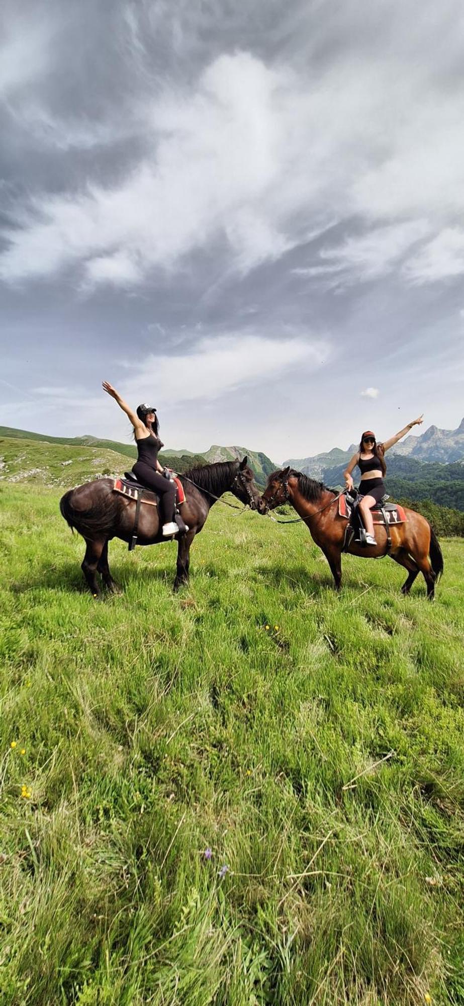 Chalet Katun Mokra & Horseback Riding *